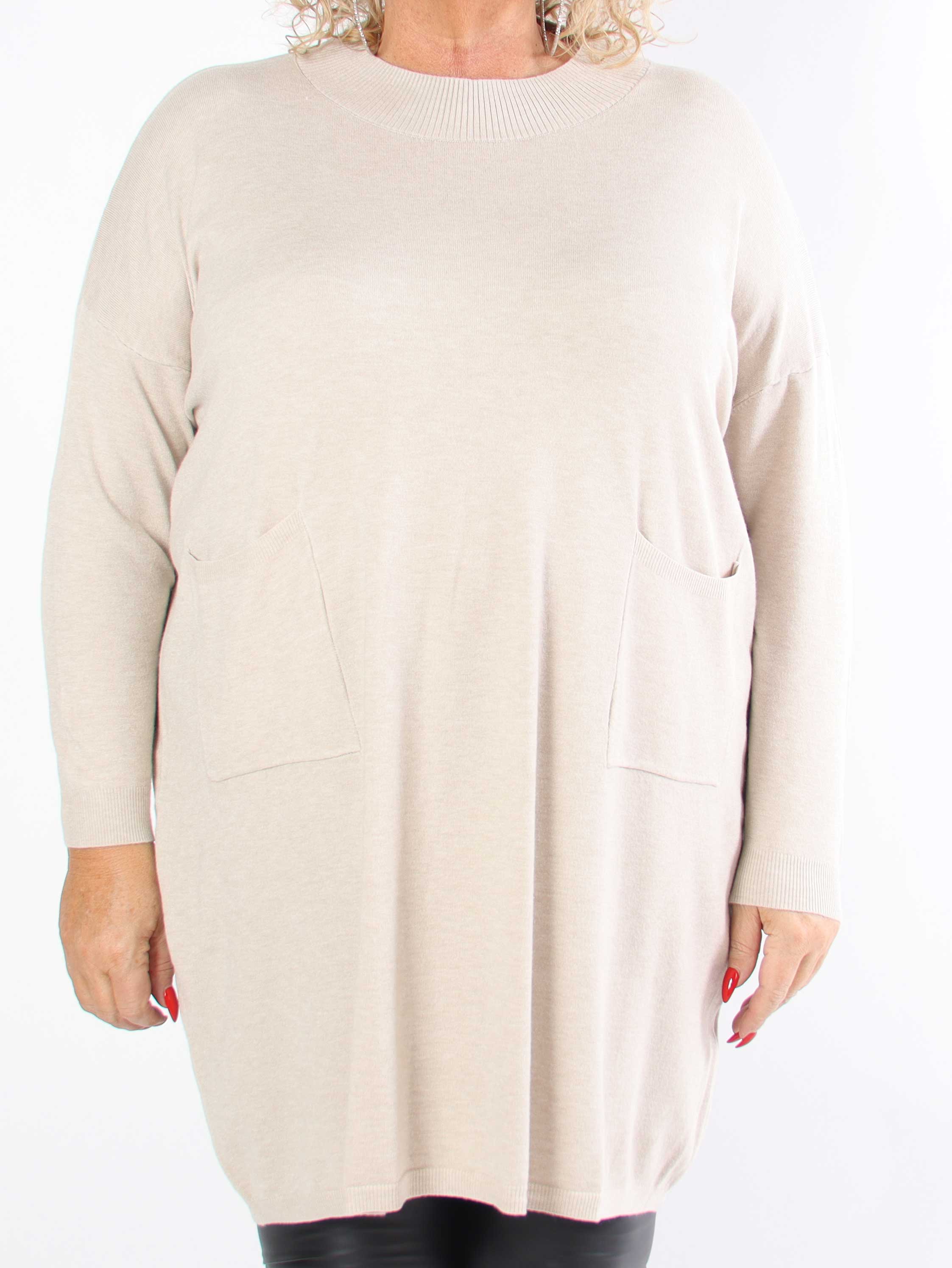 Dima - Blød plus size strikkjole med lommer